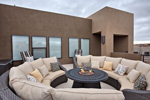 Front Patio Deck Furniture & Firepit - The Front Patio can comfortably accommodate nine adults and is the perfect place to relax while enjoying a beautiful sunset