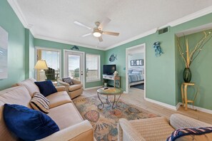 2 Boardwalk 986 Living Room