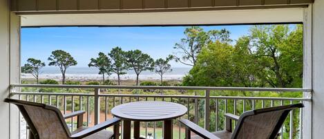 oceanfront view - What a place to have a beverage and watch the sunrise!