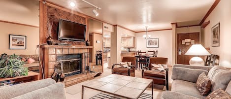 Comfortable open living dining - Park City Lodging-Park Station 247-1-Living Room