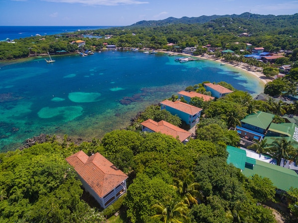 Coral Vistas with private pool and unmatched location on the point