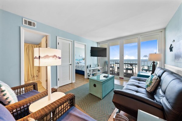 1 Island Shores 356 Living Room