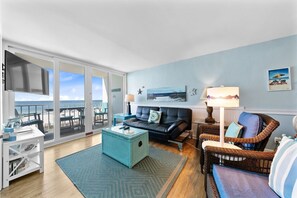 2 Island Shores 356 Living Room