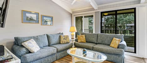 Hilton Head Beach Villa 23 - Brand new furniture in this 3 bedroom villa!