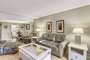 Xanadu D14 - Living room - The Living room has a sleeper sofa for extra bed accommodations.
