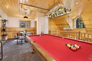 Spielezimmer