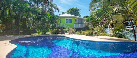 Sand Dollar beach bungalow & pool