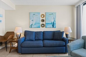 2 Island Winds 376 Living Room