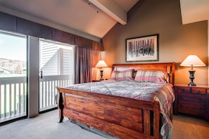 Main suite king bed - ParkCityLodging_RacquetClub60_MainBed_1