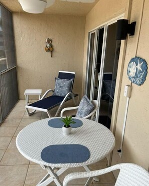 Chill Out In Your Cozy Lanai Lounge With Your Beautiful Beach Front View