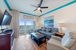 1 Crystal Tower 1507 Living Room