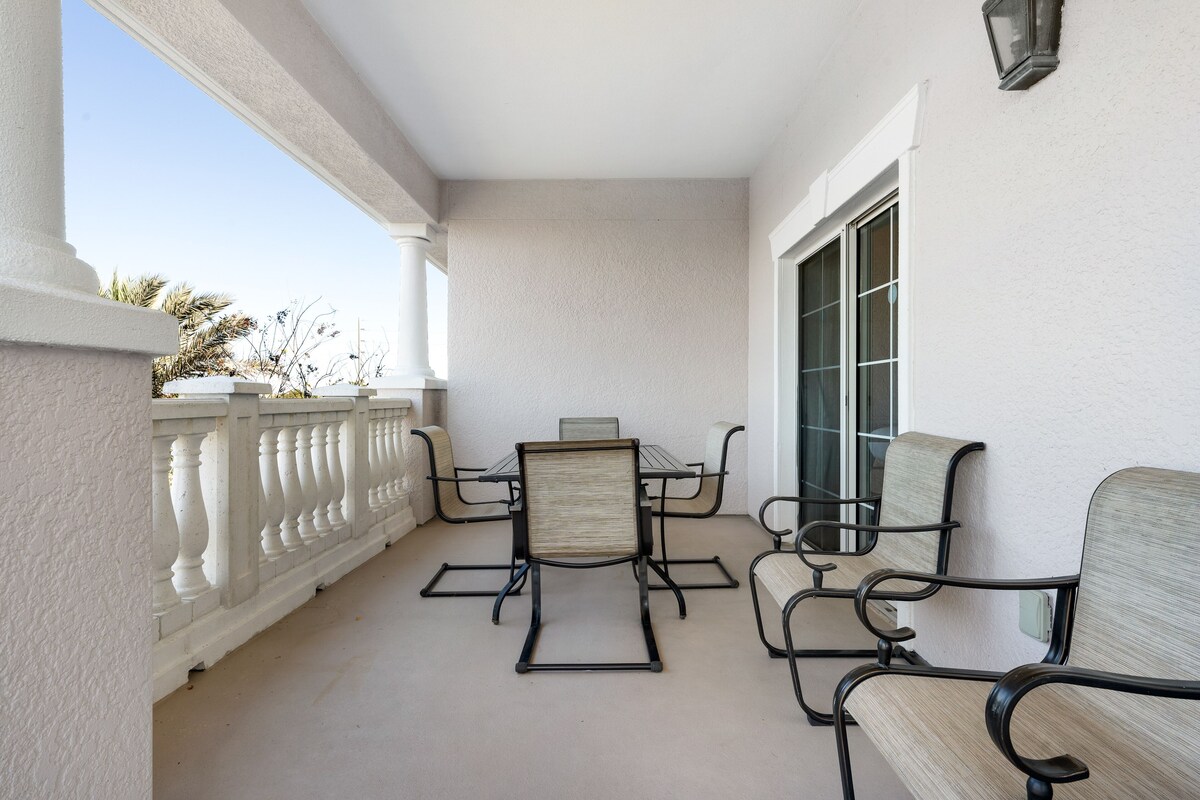 Spacious Luxury Condo With Amazing Golf Views! Near Disney