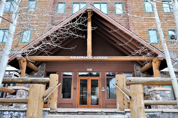 Arapahoe Lodge