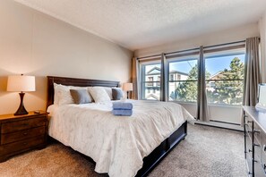 Nice king bedroom - Park City Lodging-115 A Edelweiss