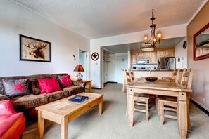 Open living dining kitchen - Park City Lodging-113A Edelweiss