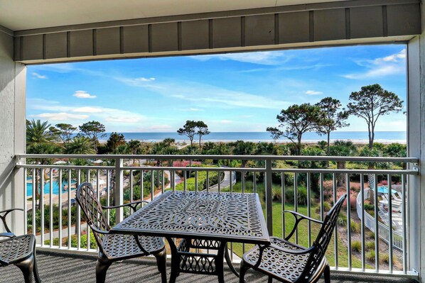 Stunning oceanfront view from Balcony - Great to catch sunsets and sunrises