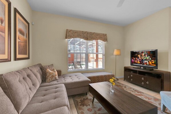 Living Room
42" TV