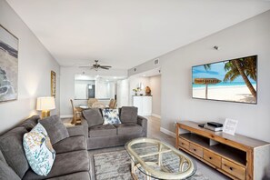 Living/Dining Area