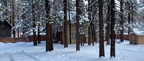 Snow covered Big Bear Cool Cabins, Rincon Cabin