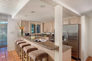 AspenAlps_Room200_HiResD