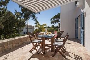 Terraço onde poderá desfrutar das suas refeições