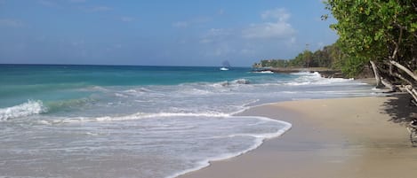 L'une des plages à 3mn à pied de la résidence