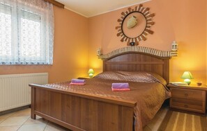 Schlafzimmer 1