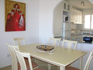 Beautiful Dining Room of Ribera Beach Apartment