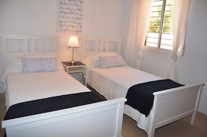 Resort Choice offers holiday house rental with luxurious airy bedroom