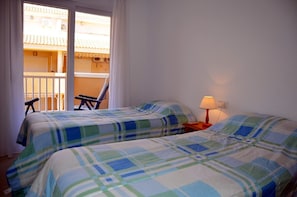 Apartment with bedroom having modern interiors - Resort Choice