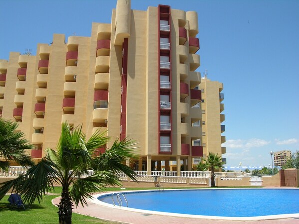 Beautiful swimming pool in Los Miradores del Puerto complex