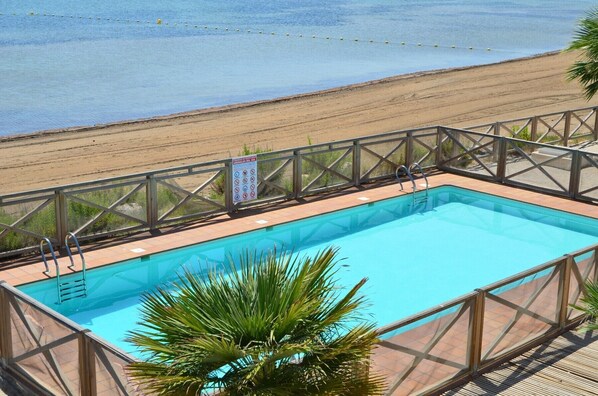 Resort Choice offers aparment rental with large swimming pool