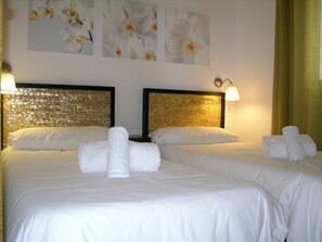 Beautiful 2 single bedroom of Hacienda Riquelme apartment