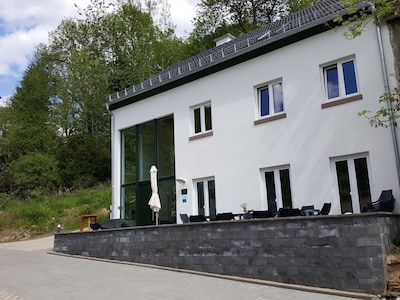 New holiday home Eifel-Atrium in the upper Enz valley of the southern Eifel rock country