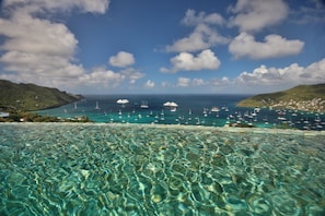 Beautiful Admiralty Bay as seen from the Infinity Pool on a busy New Years day.