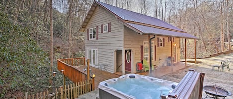 Bryson City Vacation Rental | 3BR | 2.5BA | 1,600 Sq Ft | Step-Free Entry