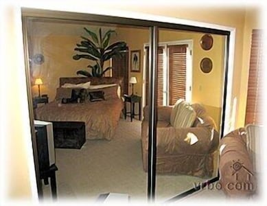 Condo-Cabin/Pool/Jacuzzi/Village & Marina 1  Mile!!