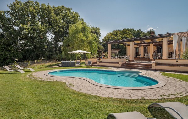 pool