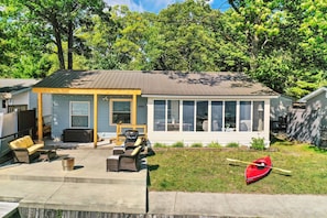 Kayak included at cottage