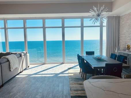 Floor to ceiling views