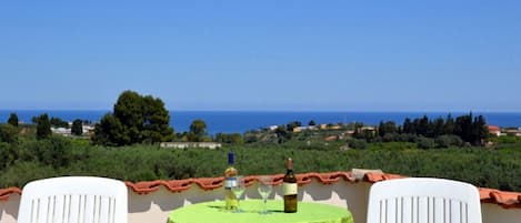 vue sur la mer  depuis la terrasse