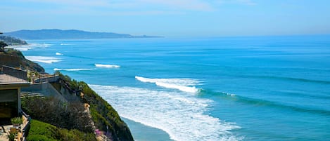 Vista para praia/oceano