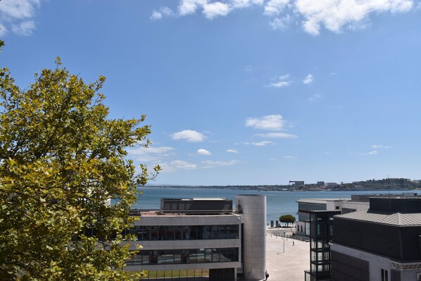 Apartment with river view, Lisbon