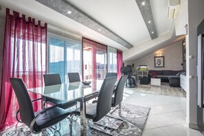 Dining room 1