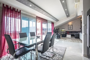 Dining room 1
