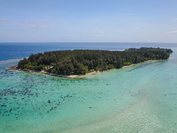 Motu Fareone Private Island on which Villa Corallina is located
