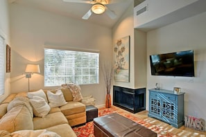 Living Room | Central Air Conditioning/Heat