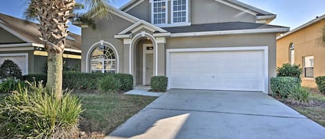 Clermont Vacation Rental | 5BR | 4BA | 2,500 Sq Ft | Step-Free Access