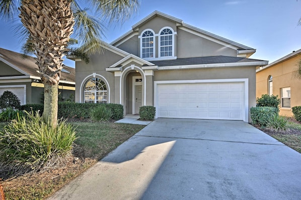 Clermont Vacation Rental | 5BR | 4BA | 2,500 Sq Ft | Step-Free Access