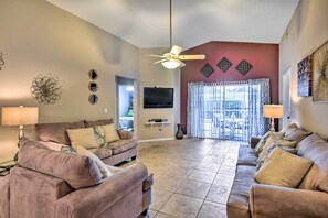 Living Room | Free WiFi | Keyless Entry